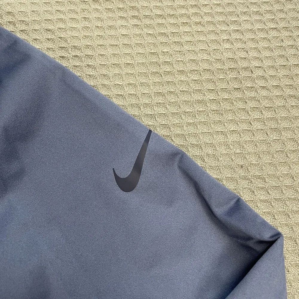 Nike Shield Victory Golf Pullover Medium Mens Standard Fit Blue Color Block